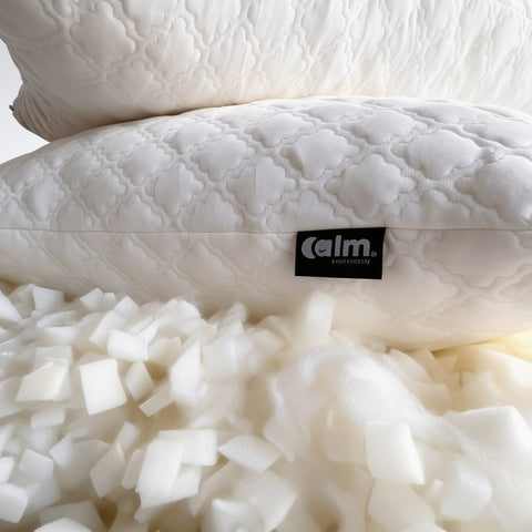 Almohada Kioku con su relleno de memory foam en cubitos